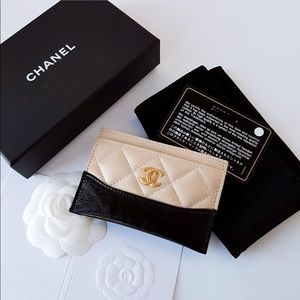 Chanel Gabrielle beige card holder